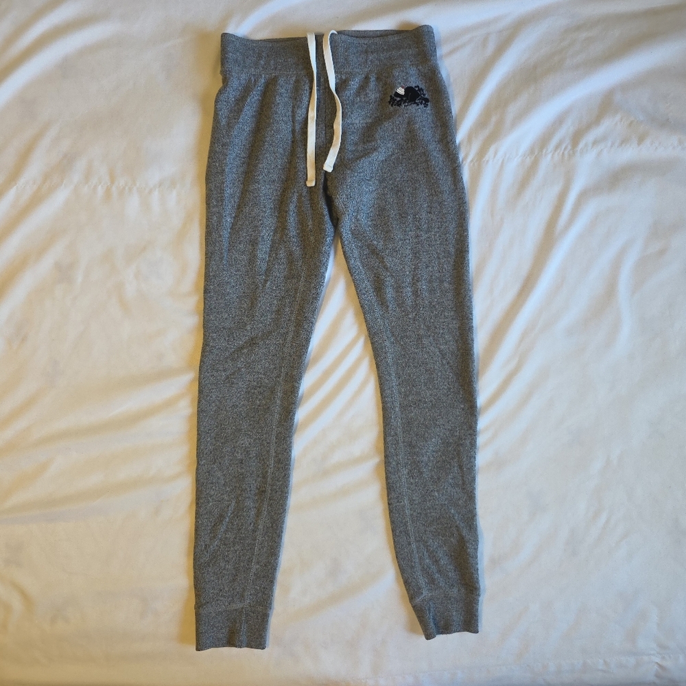 Roots Salt And Pepper (Black And White) Sweatpants With Beaver Wearing Toque